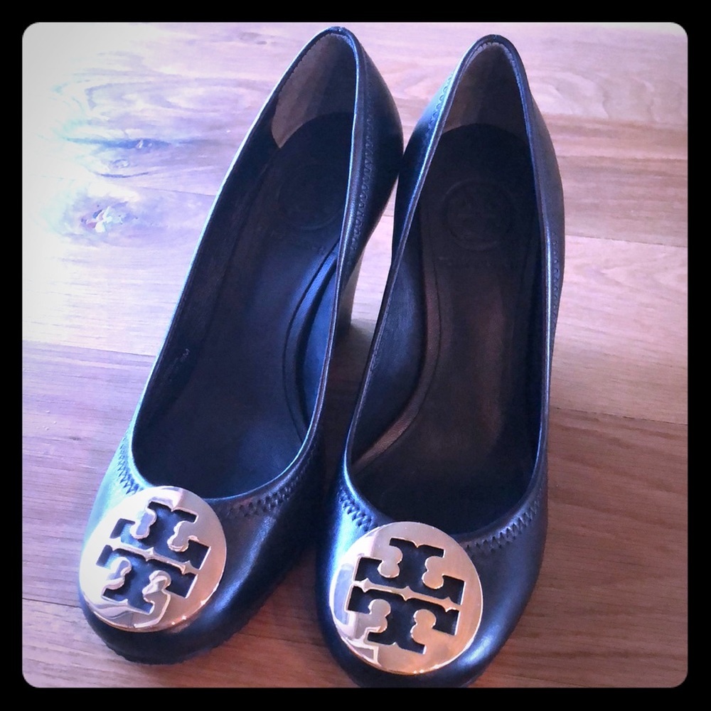 Tory Burch wedge shoes Size 6 Brand New